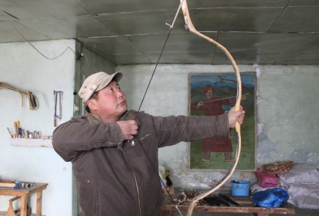 Дулаанхааны эвэр нум
